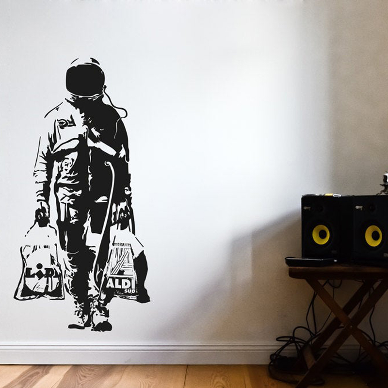 Wall Decal BANKSY ASTRONAUT St - đánh giá và giá Interior Design With Wallpaper